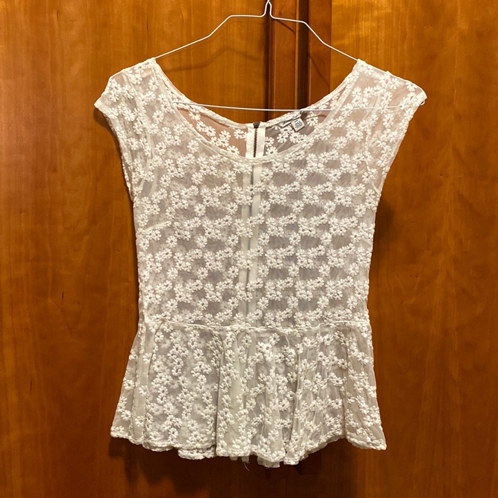 American Eagle white floral mesh peplum top